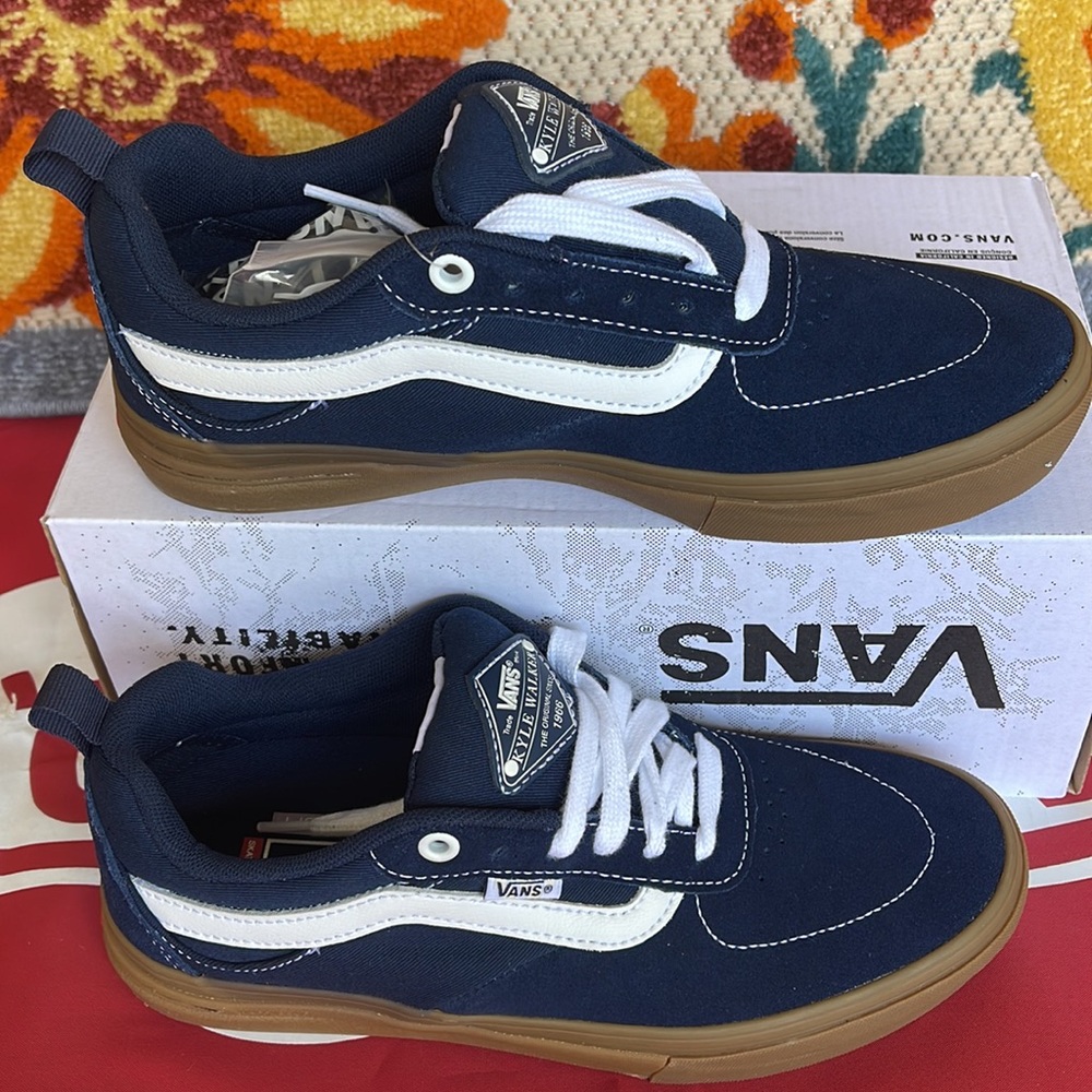 Vans Kyle Walker
Dress Blues/Gum
VNOA5JIEFS1
WMNS sneakers - Picture 2 of 16